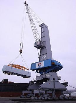 Во Владивостокском порту приняли партию вагонов для Алмаатинского метро-gottwald_vagons_vl_1.jpg